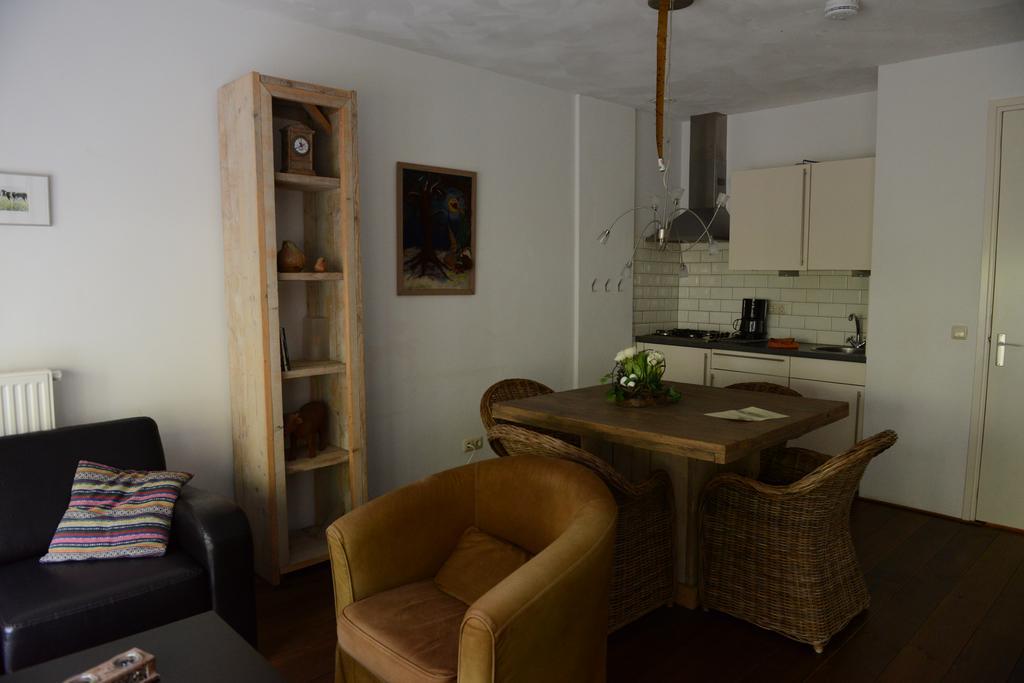 Appartementen Verhuur De Trijehoek Stiens Ngoại thất bức ảnh
