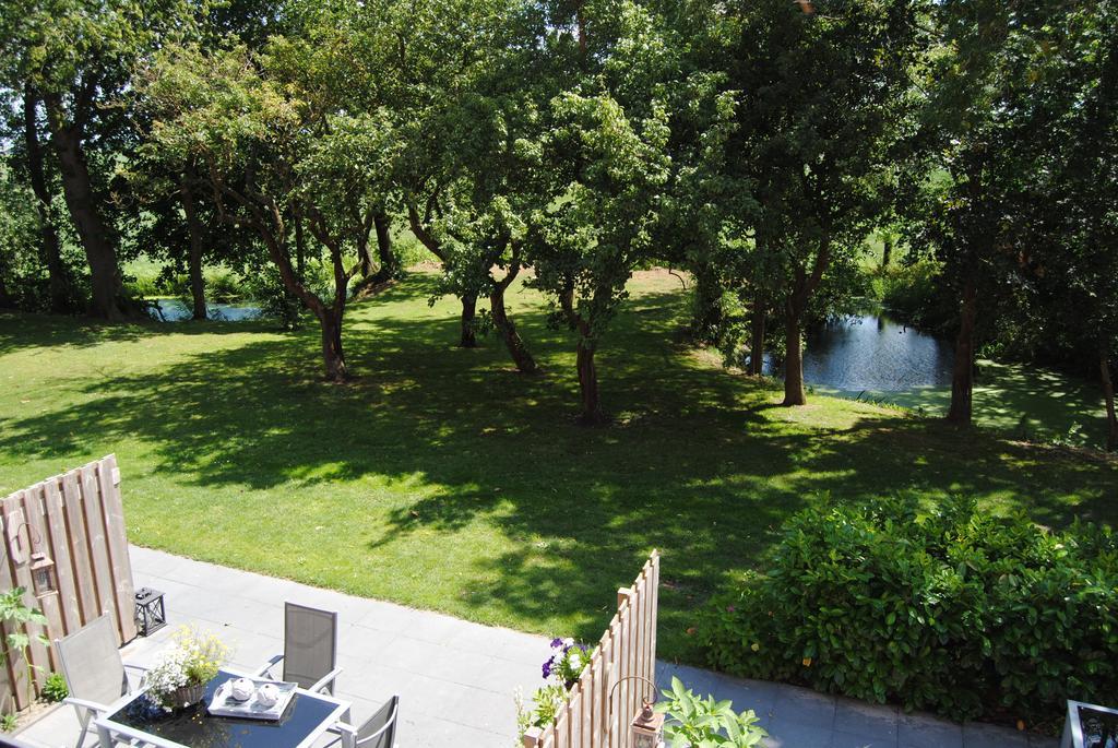 Appartementen Verhuur De Trijehoek Stiens Ngoại thất bức ảnh